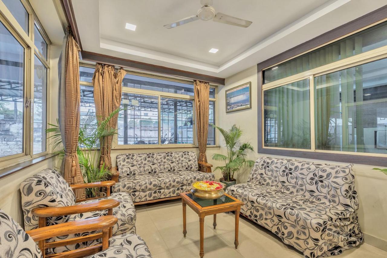 Oyo 11428 Hotel Krishna'S Residency Hyderabad Ngoại thất bức ảnh